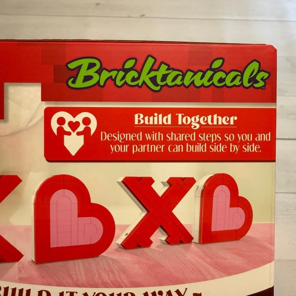 Brick Craft Bricktanicals XOXO sign NEW‎